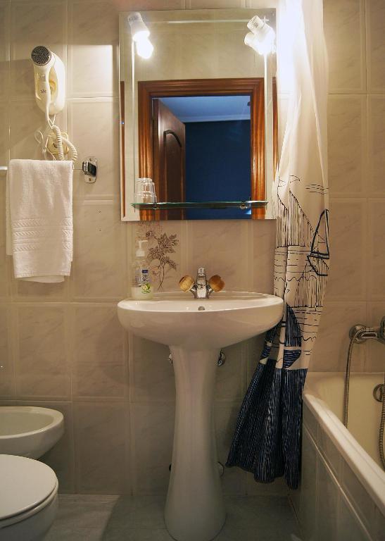 Hotel Fuencarral Kryse&Breogan Madrid Zimmer foto